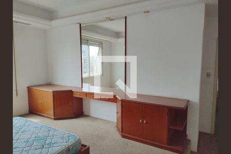 Apartamento à venda com 243m², 3 quartos e 2 vagas Apartamento à venda com 243m², 3 quartos e 2 vagasQuarto 4