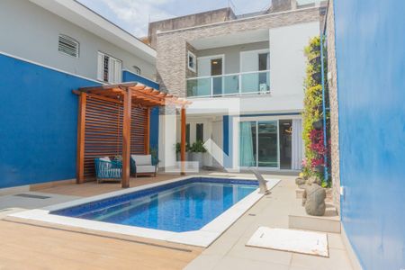 Casa à venda com 175m², 3 quartos e 2 vagasPiscina