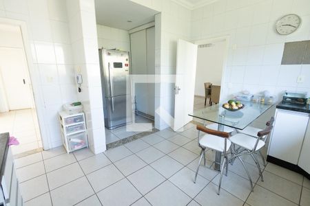 Casa à venda com 1000m², 4 quartos e 3 vagasCozinha