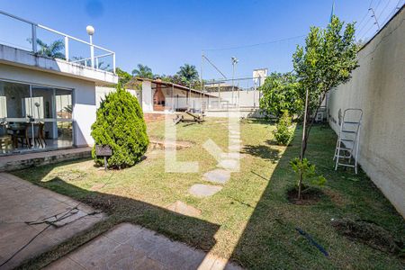 Casa à venda com 1000m², 4 quartos e 3 vagasJardim / piscina / churrasqueira