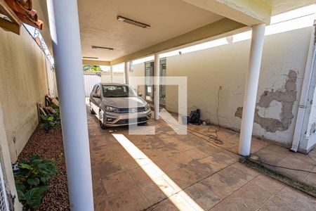 Casa à venda com 1000m², 4 quartos e 3 vagasGaragem / fachada