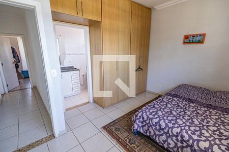Casa à venda com 1000m², 4 quartos e 3 vagasQuarto 2 / suite
