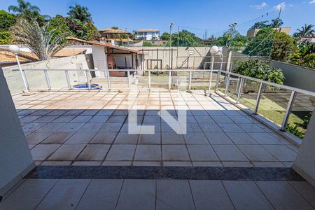 Casa à venda com 1000m², 4 quartos e 3 vagasVaranda