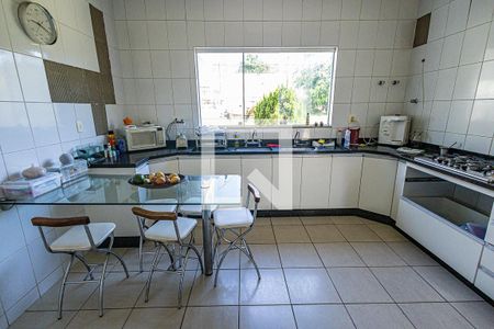 Casa à venda com 1000m², 4 quartos e 3 vagasCozinha