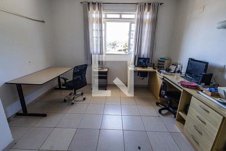 Casa à venda com 1000m², 4 quartos e 3 vagasQuarto de Serviço