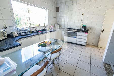 Casa à venda com 1000m², 4 quartos e 3 vagasCozinha