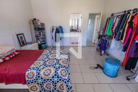 Casa à venda com 1000m², 4 quartos e 3 vagasQuarto 3 / suite