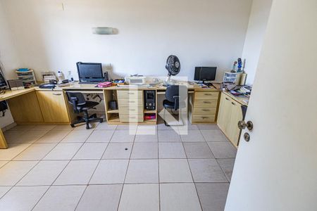 Casa à venda com 1000m², 4 quartos e 3 vagasQuarto de Serviço