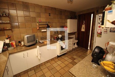 Casa à venda com 204m², 4 quartos e 2 vagas