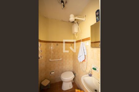 Casa à venda com 150m², 3 quartos e 1 vaga Casa à venda com 150m², 3 quartos e 1 vagaBanheiro 2