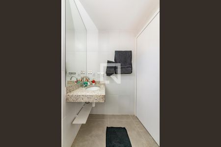Apartamento para alugar com 55m², 2 quartos e 2 vagas Apartamento para alugar com 55m², 2 quartos e 2 vagasBanheiro da Suíte