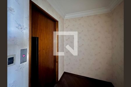Apartamento à venda com 172m², 3 quartos e 2 vagas Apartamento à venda com 172m², 3 quartos e 2 vagasHall Social Apartamento