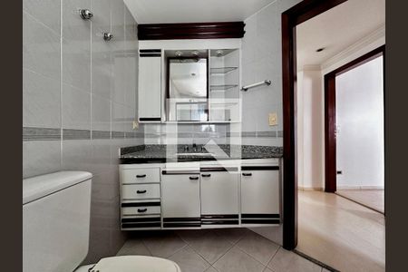 Apartamento à venda com 172m², 3 quartos e 2 vagas Apartamento à venda com 172m², 3 quartos e 2 vagasBanheiro Social