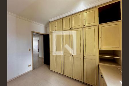 Apartamento à venda com 172m², 3 quartos e 2 vagas Apartamento à venda com 172m², 3 quartos e 2 vagasQuarto 3