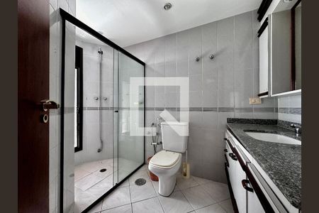 Apartamento à venda com 172m², 3 quartos e 2 vagas Apartamento à venda com 172m², 3 quartos e 2 vagasBanheiro Social
