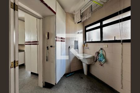 Apartamento à venda com 172m², 3 quartos e 2 vagas Apartamento à venda com 172m², 3 quartos e 2 vagasÁrea de Serviço