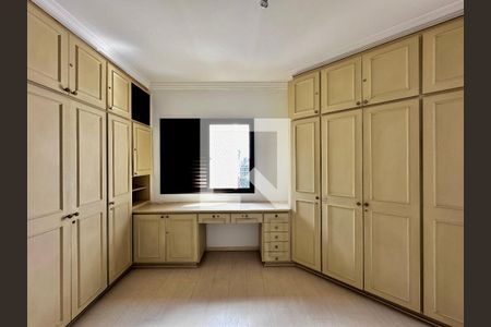 Apartamento à venda com 172m², 3 quartos e 2 vagas Apartamento à venda com 172m², 3 quartos e 2 vagasQuarto 3