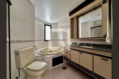 Apartamento à venda com 172m², 3 quartos e 2 vagas Apartamento à venda com 172m², 3 quartos e 2 vagasBanheiro Suíte