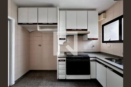 Apartamento à venda com 172m², 3 quartos e 2 vagas Apartamento à venda com 172m², 3 quartos e 2 vagasCozinha