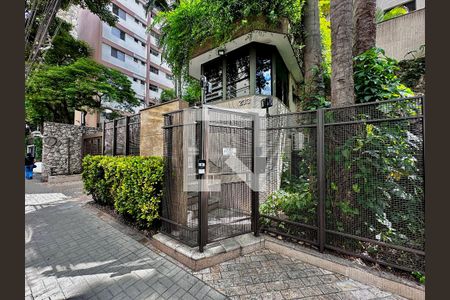 Apartamento à venda com 172m², 3 quartos e 2 vagas Apartamento à venda com 172m², 3 quartos e 2 vagasFachada