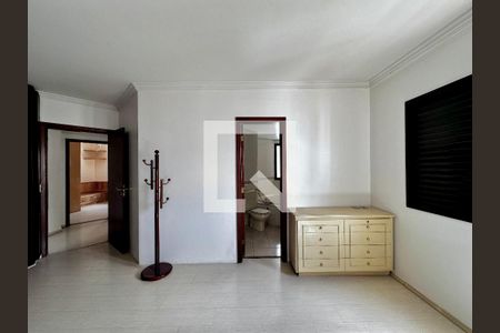 Apartamento à venda com 172m², 3 quartos e 2 vagas Apartamento à venda com 172m², 3 quartos e 2 vagasSuíte
