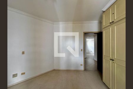 Apartamento à venda com 172m², 3 quartos e 2 vagas Apartamento à venda com 172m², 3 quartos e 2 vagasQuarto 3