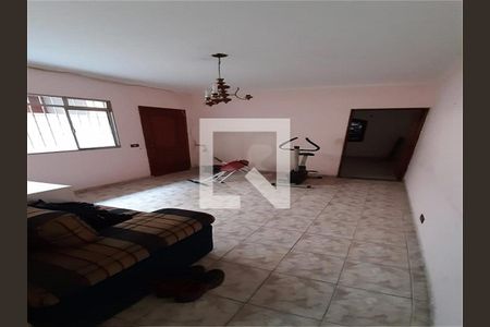 Casa à venda com 257m², 6 quartos e 2 vagas
