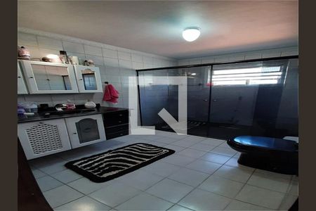 Casa à venda com 257m², 6 quartos e 2 vagas