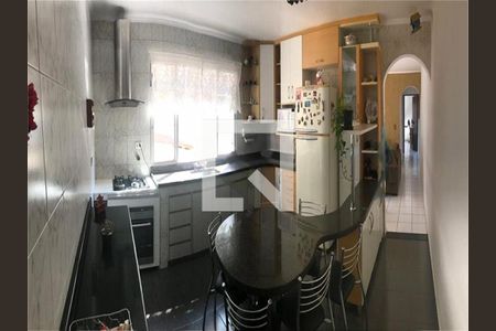 Casa à venda com 257m², 6 quartos e 2 vagas