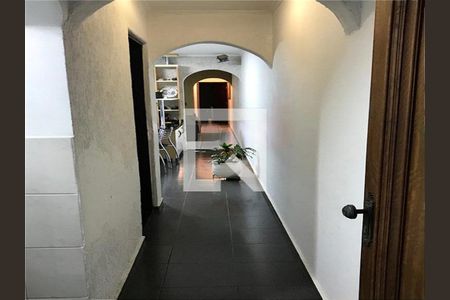 Casa à venda com 257m², 6 quartos e 2 vagas