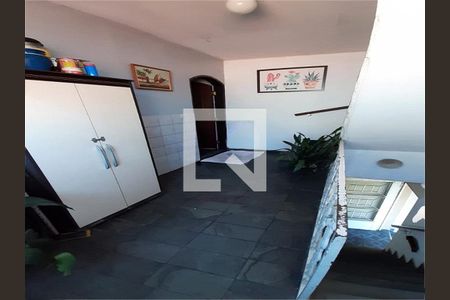 Casa à venda com 257m², 6 quartos e 2 vagas