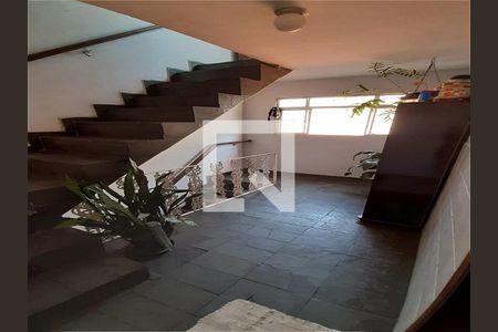 Casa à venda com 257m², 6 quartos e 2 vagas