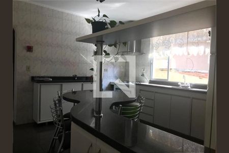 Casa à venda com 257m², 6 quartos e 2 vagas