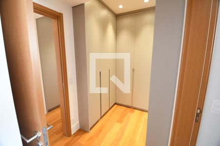 Apartamento para alugar com 170m², 3 quartos e 3 vagasQuarto 3 - Suíte Armários