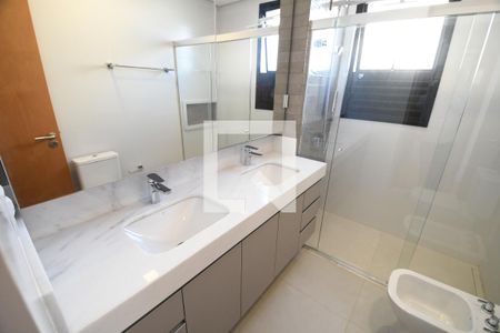 Apartamento para alugar com 170m², 3 quartos e 3 vagasBanheiro 1