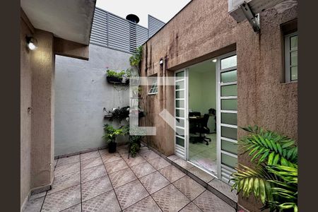 Casa à venda com 200m², 3 quartos e 2 vagasQuintal