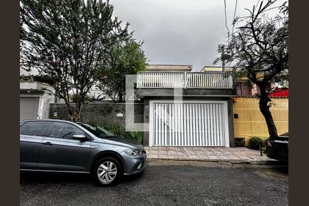 Casa à venda com 200m², 3 quartos e 2 vagasFachada