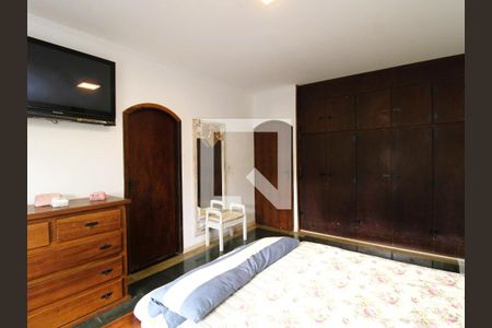 Casa à venda com 280m², 3 quartos e 2 vagasSuíte