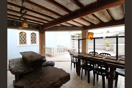 Casa à venda com 280m², 3 quartos e 2 vagasTerraço Gourmet