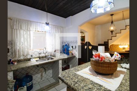 Casa à venda com 280m², 3 quartos e 2 vagasCozinha