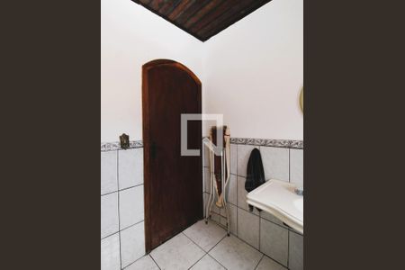 Casa à venda com 280m², 3 quartos e 2 vagasBanheiro Social