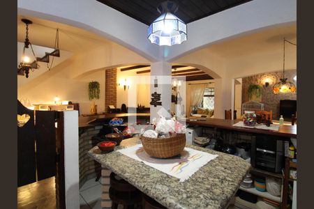 Casa à venda com 280m², 3 quartos e 2 vagasCozinha