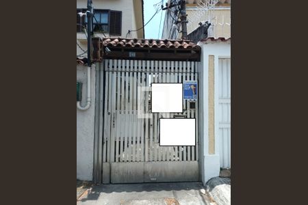 Casa de condomínio à venda com 59m², 2 quartos e 2 vagasFachada