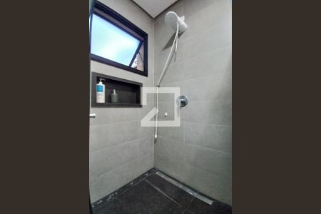 Casa de condomínio à venda com 420m², 3 quartos e 2 vagas Casa de condomínio à venda com 420m², 3 quartos e 2 vagasBanheiro da Suíte 1