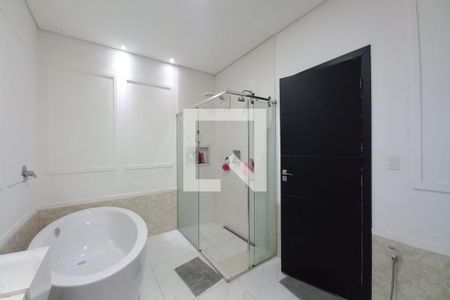 Casa de condomínio à venda com 420m², 3 quartos e 2 vagas Casa de condomínio à venda com 420m², 3 quartos e 2 vagasBanheiro da Suíte 3