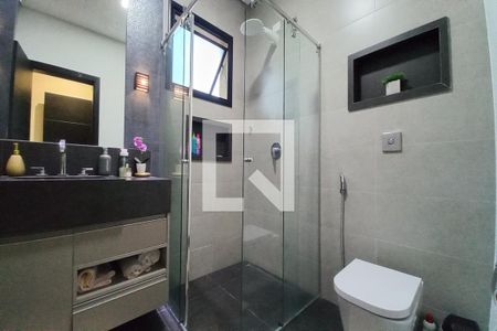 Casa de condomínio à venda com 420m², 3 quartos e 2 vagas Casa de condomínio à venda com 420m², 3 quartos e 2 vagasBanheiro da Suíte 2