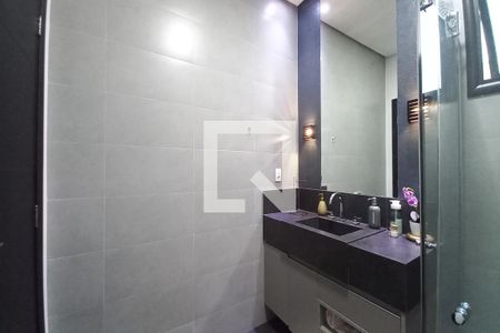 Casa de condomínio à venda com 420m², 3 quartos e 2 vagas Casa de condomínio à venda com 420m², 3 quartos e 2 vagasBanheiro da Suíte 2