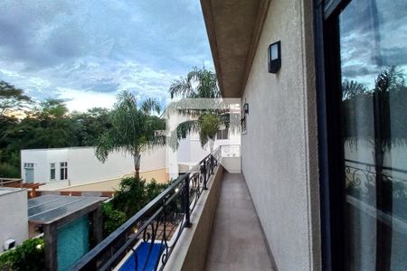 Casa de condomínio à venda com 420m², 3 quartos e 2 vagas Casa de condomínio à venda com 420m², 3 quartos e 2 vagasVaranda da Suíte 3