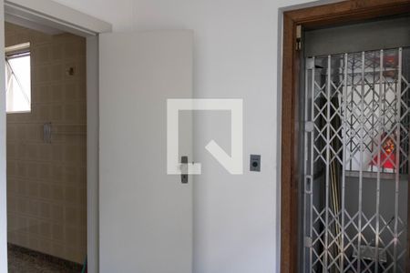 Apartamento à venda com 285m², 4 quartos e 3 vagas Apartamento à venda com 285m², 4 quartos e 3 vagasEntrada
