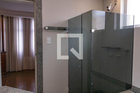 Apartamento à venda com 285m², 4 quartos e 3 vagas Apartamento à venda com 285m², 4 quartos e 3 vagasBanheiro da Suíte